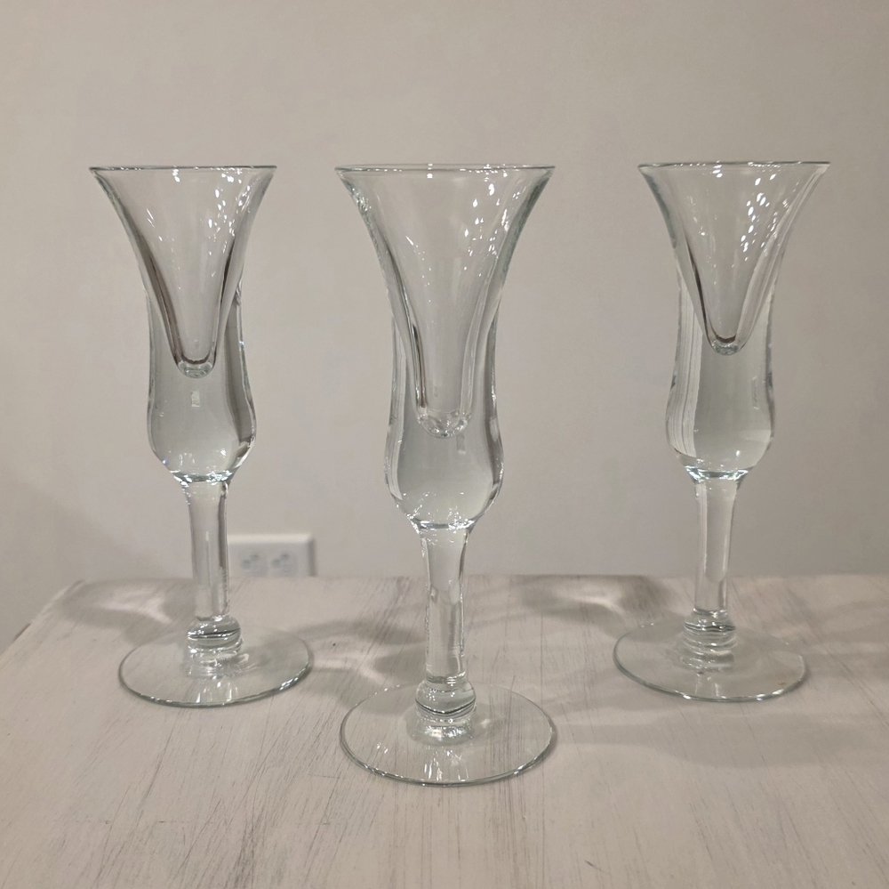 Vintage hand-blown clear glass cordial/ sherry glass with flared rim. Set Of 3